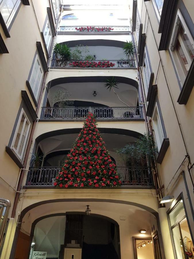 Napoli A Chiaia Apartment Luaran gambar