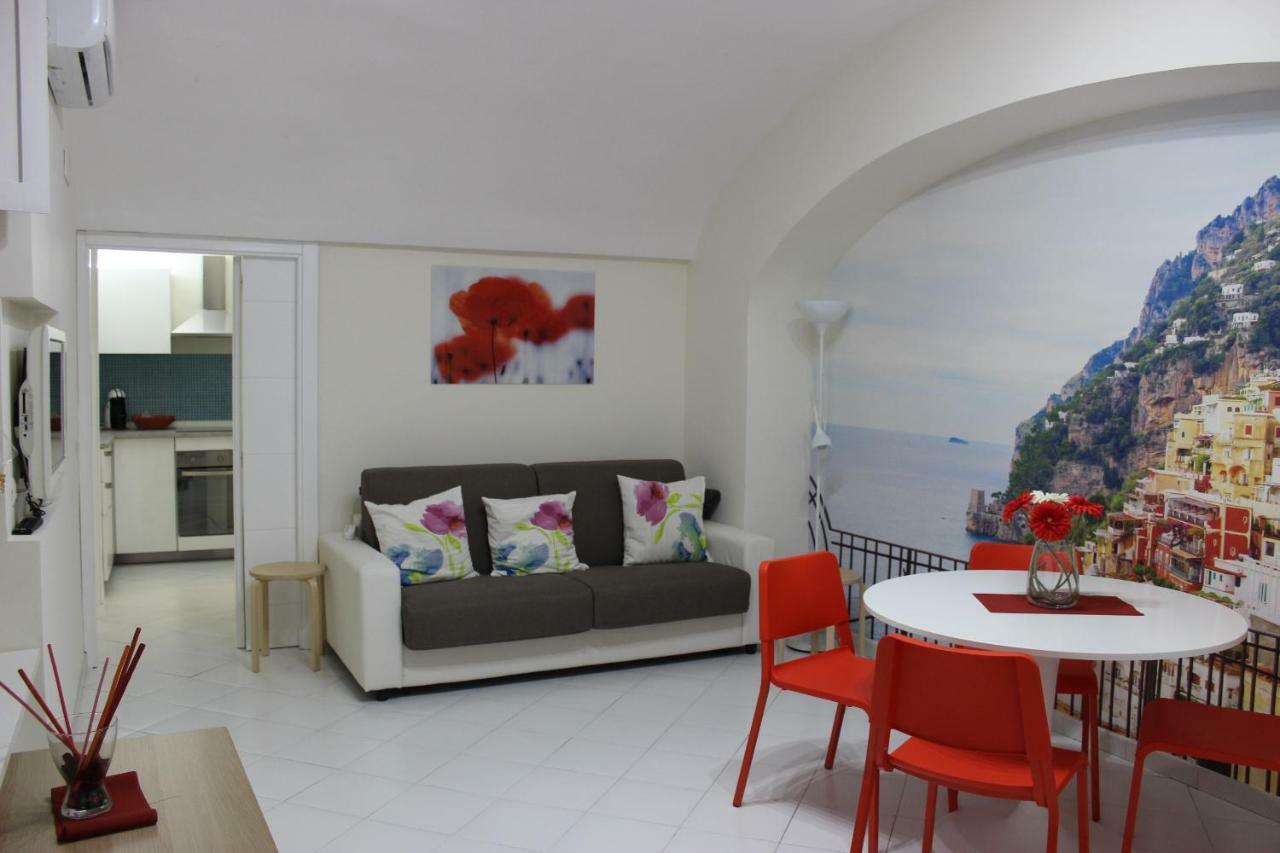Napoli A Chiaia Apartment Luaran gambar