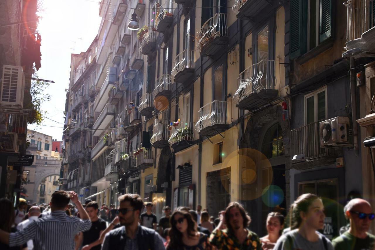 Napoli A Chiaia Apartment Luaran gambar